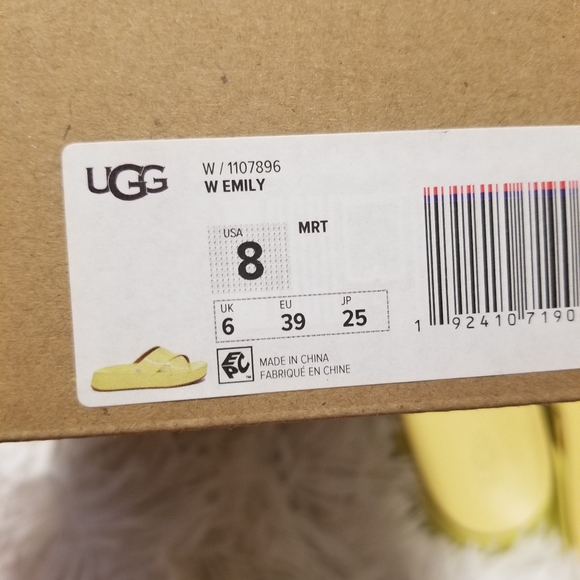 Ugg - Picture 6 of 6